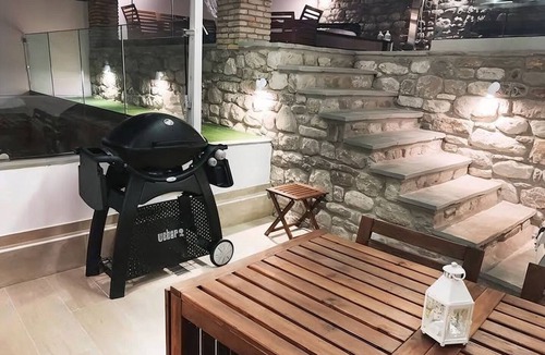Gefira Mpania House | Lithos House & Spa | Luxury | Heated Spa | Old Town Nafpaktos | No Car Needed