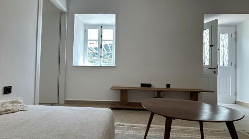 idhra Apartment | Lithos Hydra