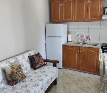 Sipiada Apartment | Little House in Kymi