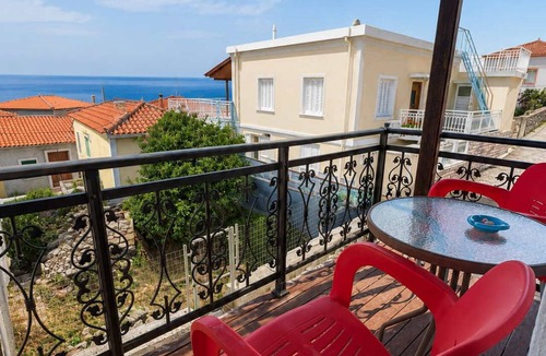Koumeika Apartment | Little nest - Serene and Cozy Samos Retreat