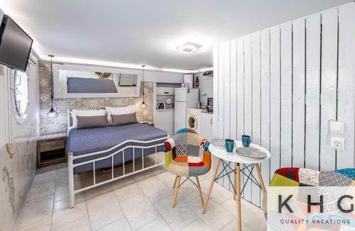 Argostoli Town Apartment | Little Studio in Argostoli (semi ground floor level)
