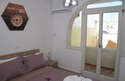 Naxos Town Apartment | Little Yard Studios & Apartments #1