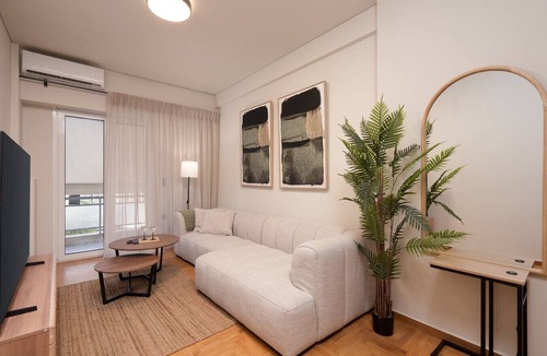 Ilisia Apartment | LIV - Chic 2BR Signature Flat | Near Metro