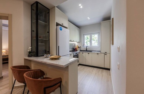 Durres Apartment | Loen Modern Seaside 3BR Apartment by PikHost