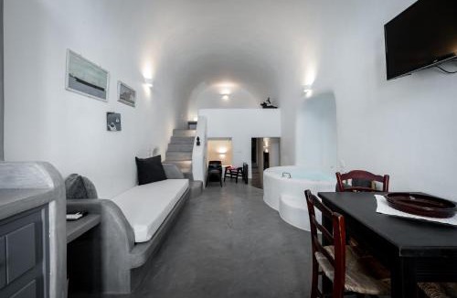 Finikia Apartment | Lotza Studios