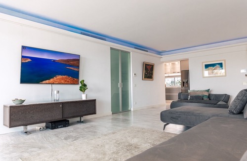 Vouliagmeni Apartment | Lovely 1 Bedroom apartment in Vouliagmeni