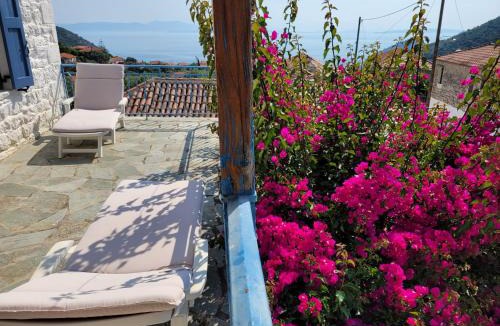 Livadi House | Lovely traditionnal house with sea view