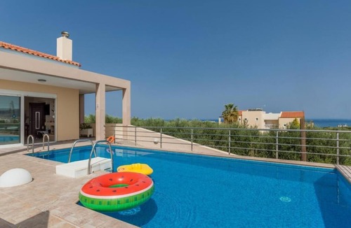 Stavromenos Villa | Luminous Villa with Private Pool in Prinos