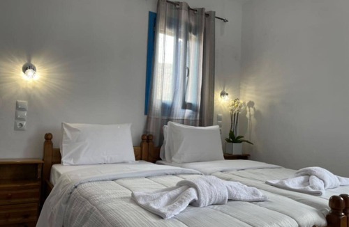 Lefkos Apartment | Lunar Melody One-Bedroom Apartment near the Beach