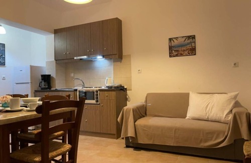 Lefkos Apartment | Lunar Melody Two-Bedroom Apartment near the Beach