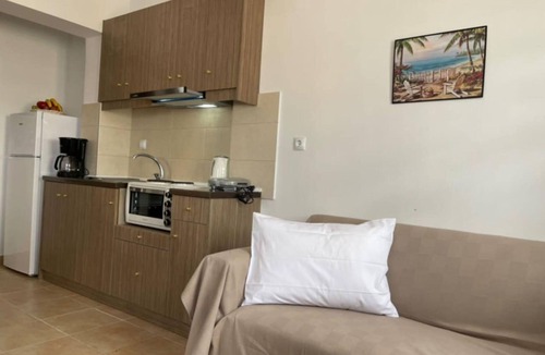 Lefkos Apartment | Lunar Melody Two-Bedroom Apartment near the Beach