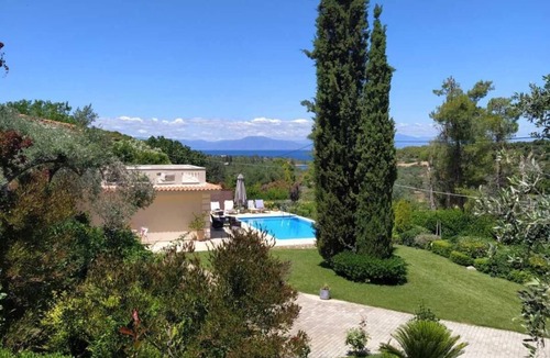 Kilada Villa | Luxurious Zen Art Villa combines holidays and calmness.