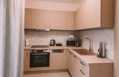 Kaisariani Apartment | Luxury Apartment and wirlpool over athen/Kesariani
