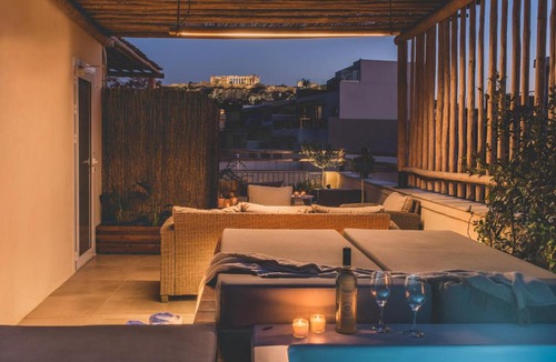 Psirri Apartment | Luxury Apartment with Acropolis view Terrace and Jacuzzi in the Heart of Athens - Living Stone Azurite