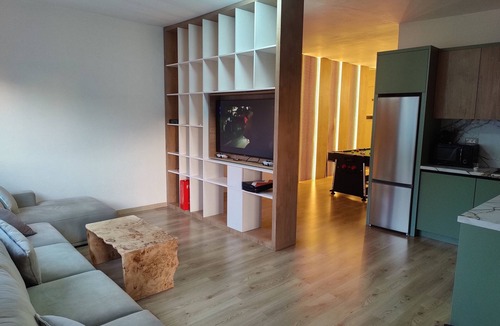 Durres Apartment | Luxury Penthouse w/Jacuzzi, Sea View, Billiards – Eagle’s Nest Vollga