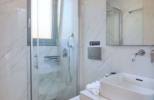 Pefkochori Villa | Luxury Seaside 4BR Villa | Private Pool & BBQ | 150m to the Beach | Pefkohori