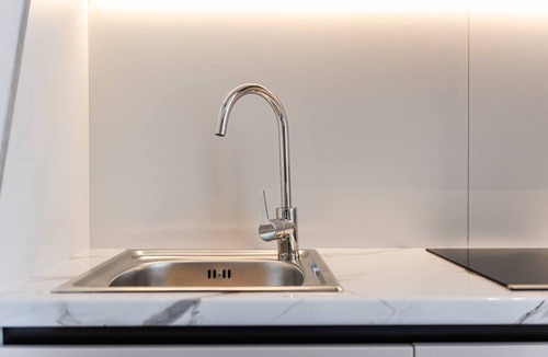 Sarande Apartment | Luxury Studio with Free Parking by PikHost