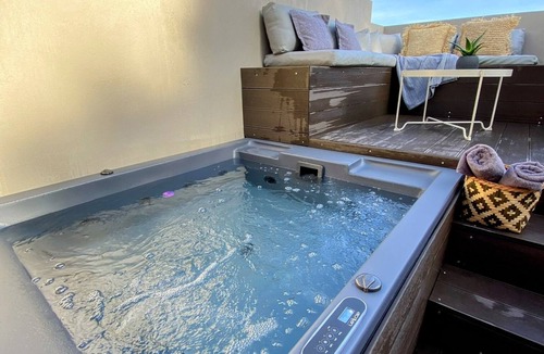 Katsarou Apartment | Luxury Suite with a queens double bed stunning sea vews and private Jacuzzi