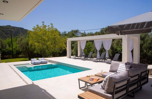 Agios Ioannis Villa | LUXURY VILLA KARIDIA 2 BEDROOM 4+2 GUESTS