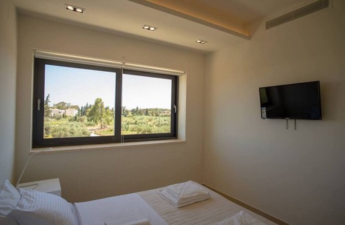 Daratsos Villa | Luxury Villa Mirror - 200meters from the beach!