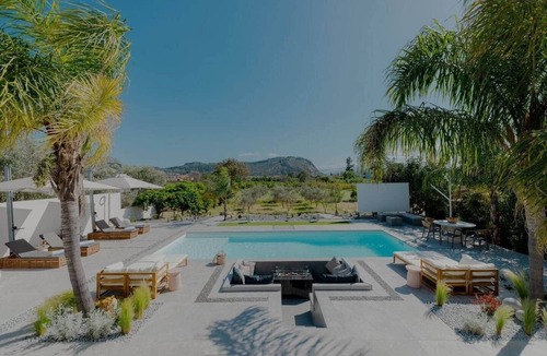 Nafplion City Centre Villa | Luxury Villa w/Pool, Fire Pit & cinema Nafplio