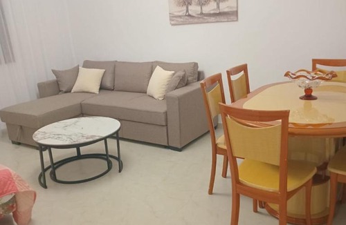Kamez Apartment | Luzi Apartament