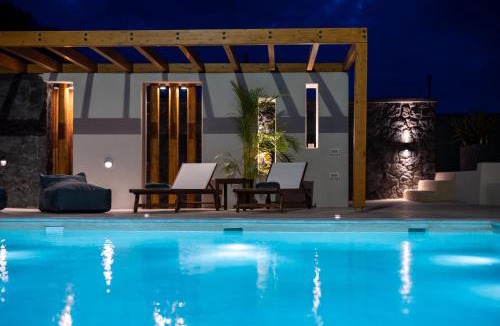 Megalochori Apartment | LyMaRou Collection
