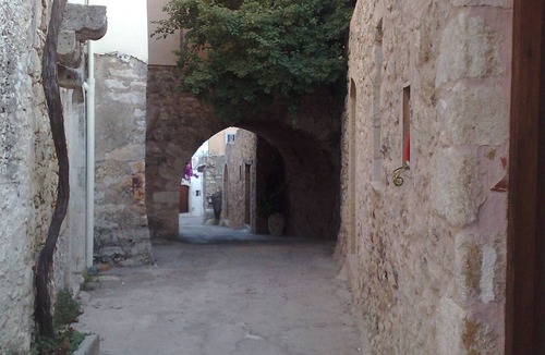 Atsipopoulo House | Madalo, old stone home with pool