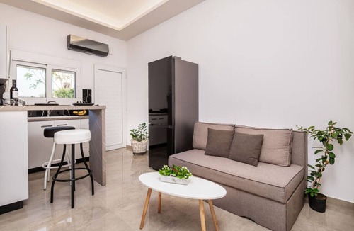 Zipari Apartment | Magical Brand New Suite