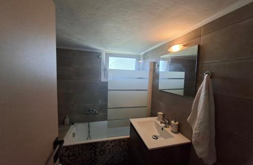Vitina Apartment | Mainalo View House