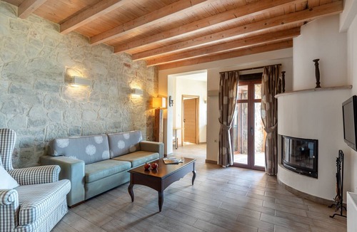 Malles House | Mala Villa