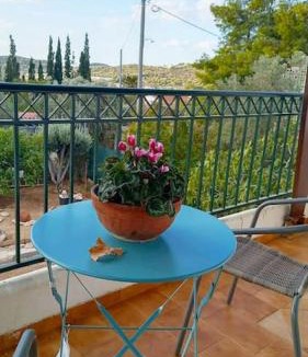 Anavyssos Apartment | Marco Polo's Mooring Cozy Navy House