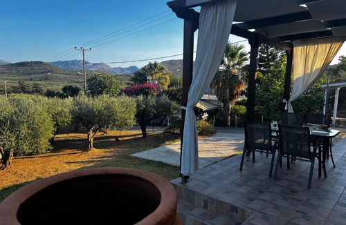 Vasilopoulo House | Maria's Traditional Sweet Home
