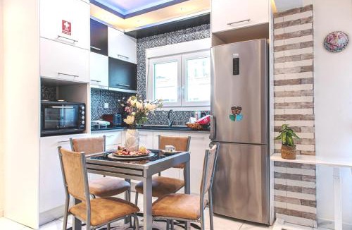 Thessaloniki Apartment | Mary's Downtown Home - a stroll away from the White Tower