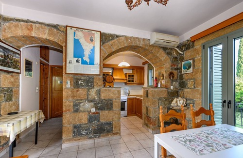 Kardamyli Apartment | Mary's stone house 5 min From Kardamili ,