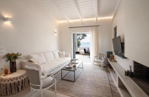 Kontos Apartment | Maya Luxury Residence