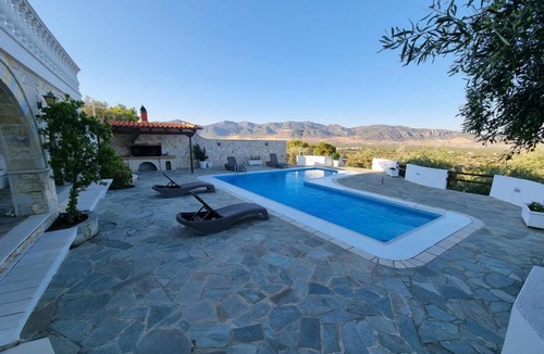 Agios Serafim Villa | Mediterranean Villa Megara