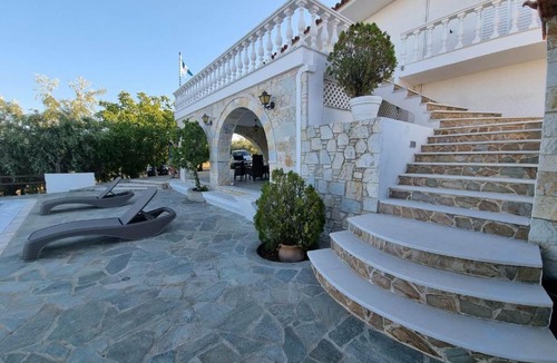 Agios Serafim Villa | Mediterranean Villa Megara