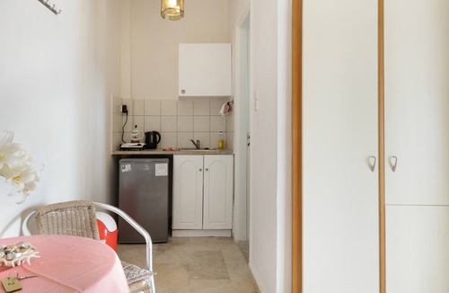 Mirties Apartment | Melina's sunset – Cozy flat with 2 rooms, 2 baths, and bay views in Myrties