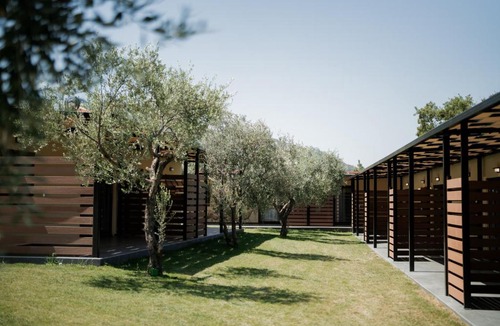 Megalos Prinos Hotel | Meraki luxury bungalows