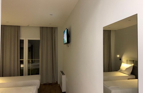 Lazarat Hotel | Merly Hotel