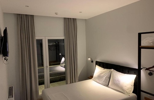 Lazarat Hotel | Merly Hotel