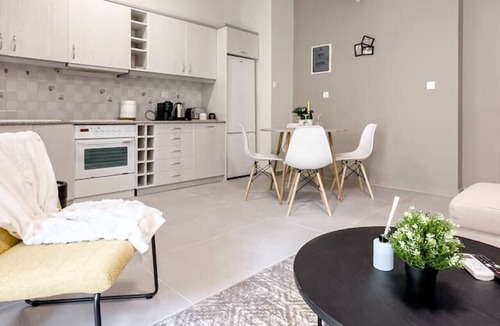 Neos Kosmos Apartment | Metro Chic Renovated Studio