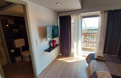 Piraeus Apartment | METROPOLITAN MACVIEW-3 διαμέρισμα studio Φάληρο