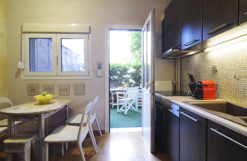 Athens Apartment | Mets Eclectic Flat with Private Lush Terrace