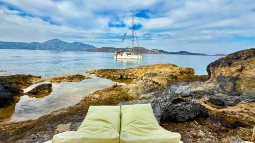 Milos Villa | Milos Boathouse-BETWEEN2SEAS VIEW-STUNNING SUNSET VIEW