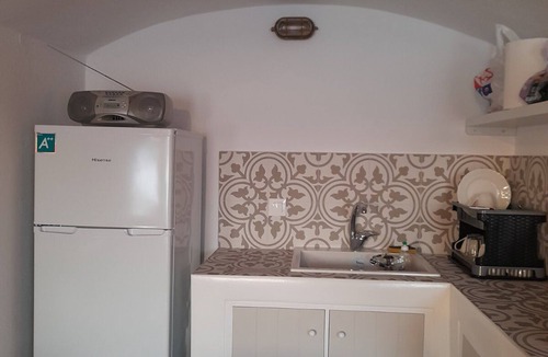 Milos House | Milos By The Sea – Seafront House
