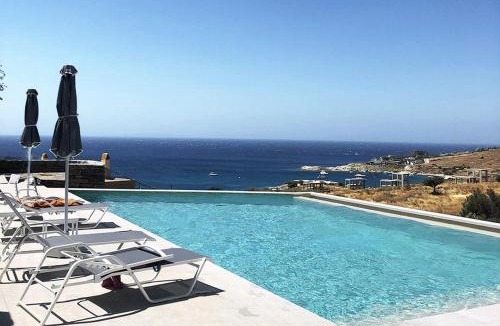 Koundouros House | Minimal Apartment with a swimming pool and sea view in Koundouros