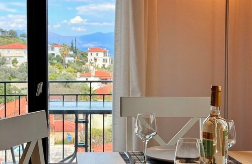 Pella Region Apartment | Mitzelitsa Guest House | Seaview Apartment|Stunning View | 4 Guests | Amaliapoli