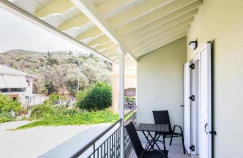 Tsoukaladhes Apartment | ML Houses Lefkada